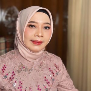 Etik Puji Handayani